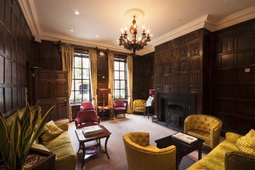 The Oak Room at the Sir Christopher Wren Hotel